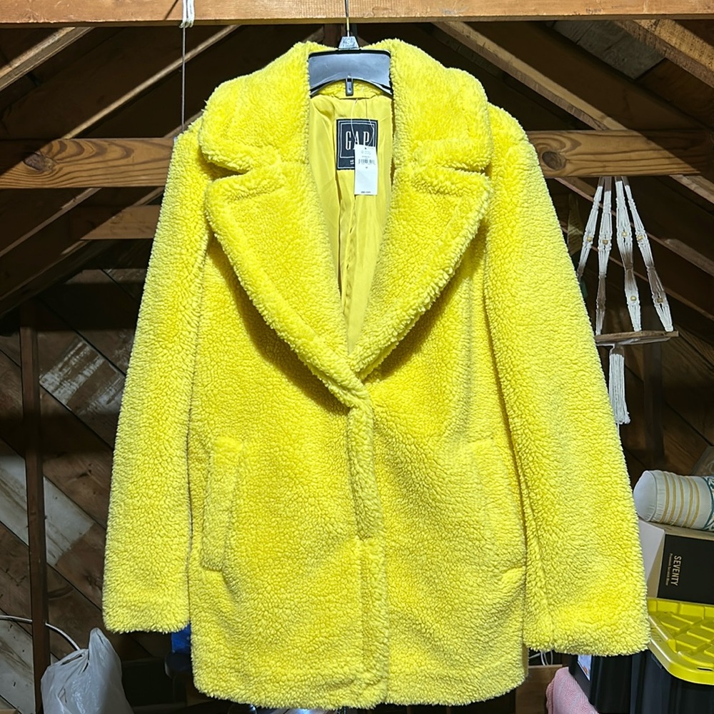 Brand new with tags yellow teddy sherpa fuzzy winter jacket gap size medium